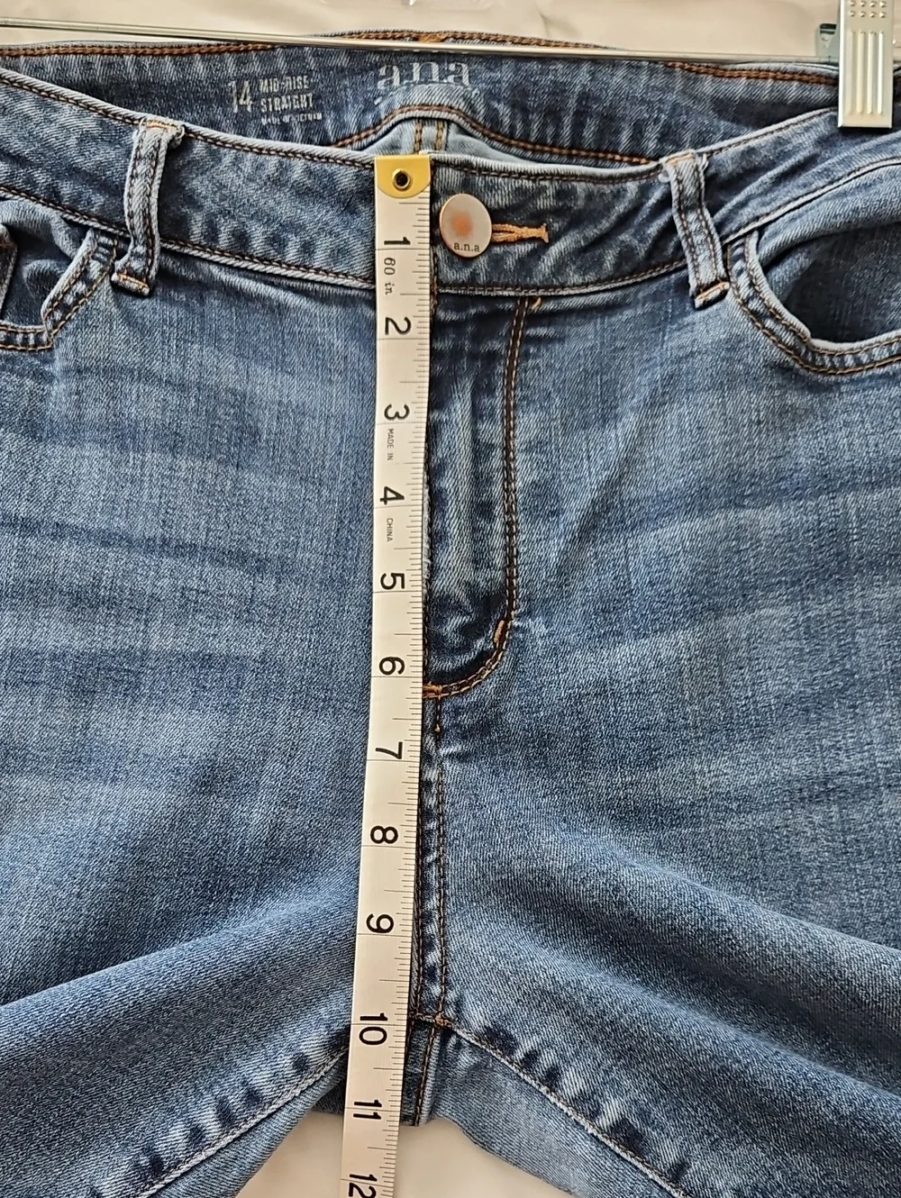 a.n.a. Mid Rise Straight Leg Women's Jeans ~ Size 14.